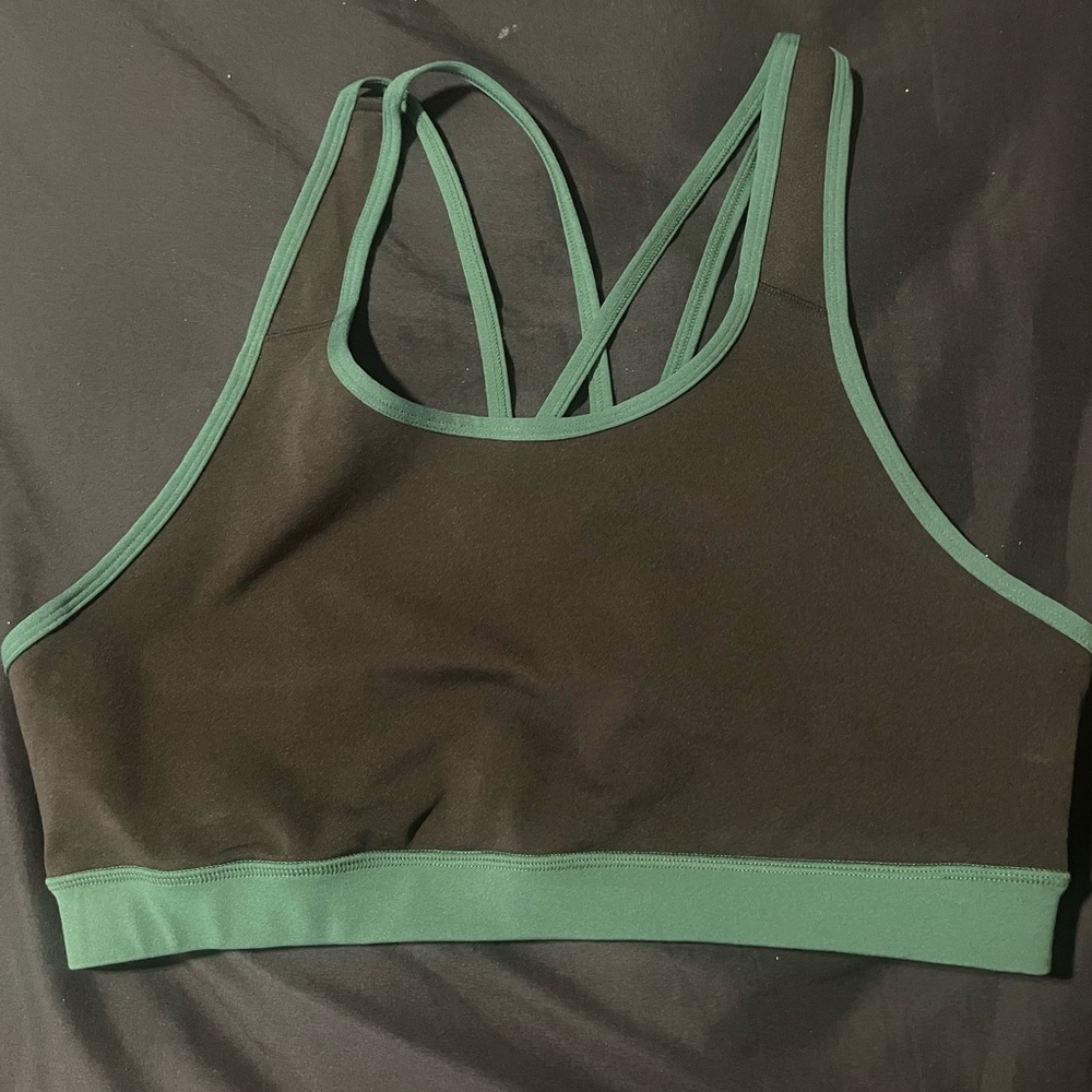 POP Fit Green and Black Sports Bra